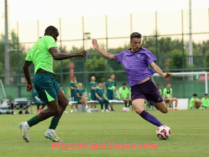 九游jiuyou-音乐与足球碰撞：世俱杯球迷音乐表演夜全回顾